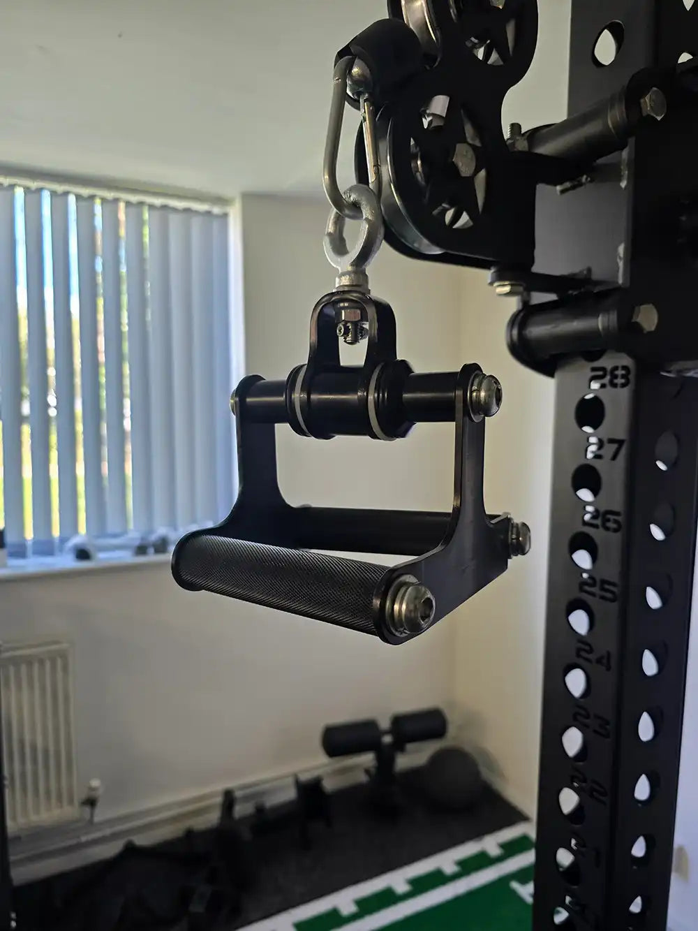 GRIT Narrow Grip Seated Row
